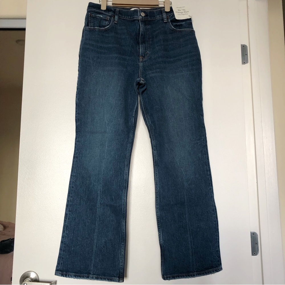 NWT Abercrombie 70s flared jeans